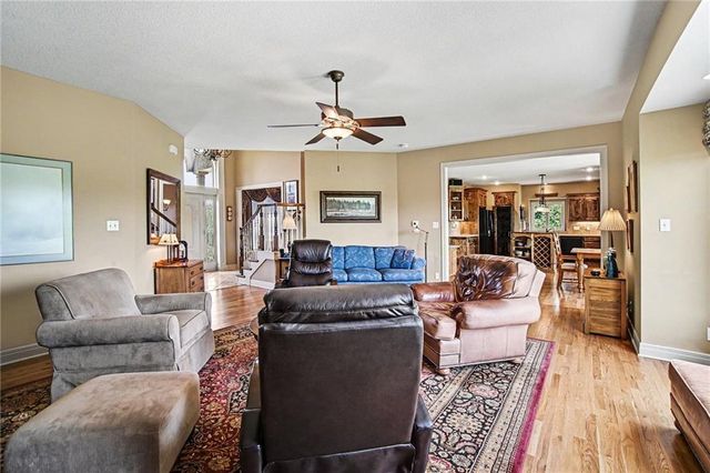25162 176th Street, Leavenworth, KS 66048