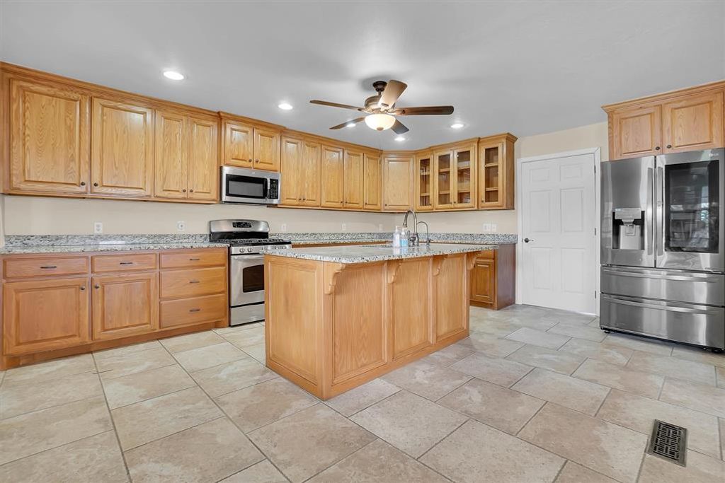 Image 11 of property listing at Address unavailable.