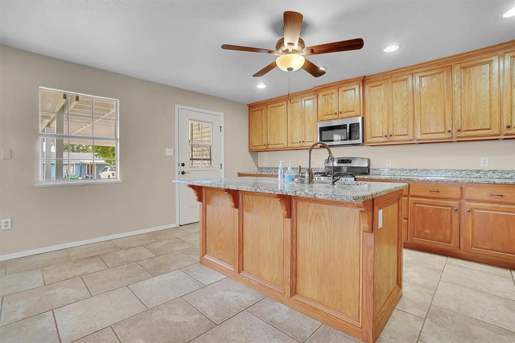 Image 12 of property listing at Address unavailable.