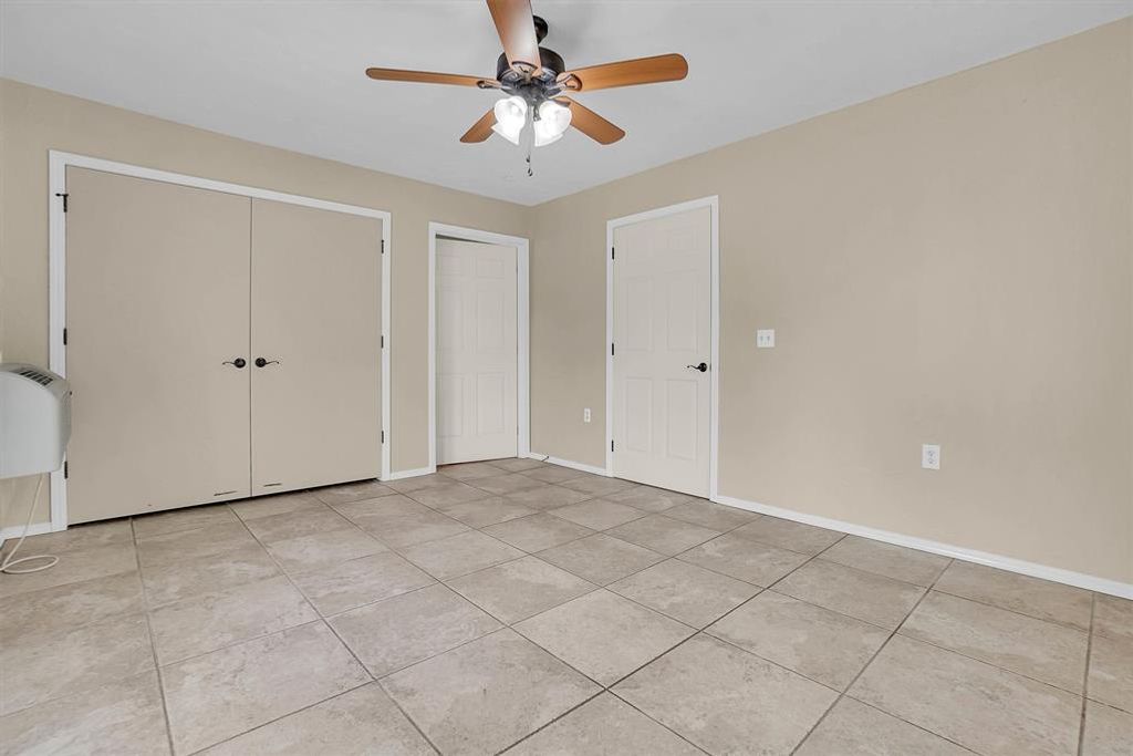 Image 19 of property listing at Address unavailable.