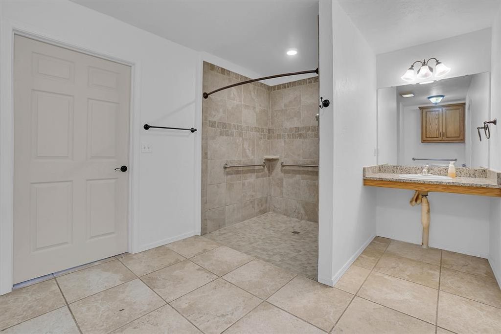 Image 22 of property listing at Address unavailable.