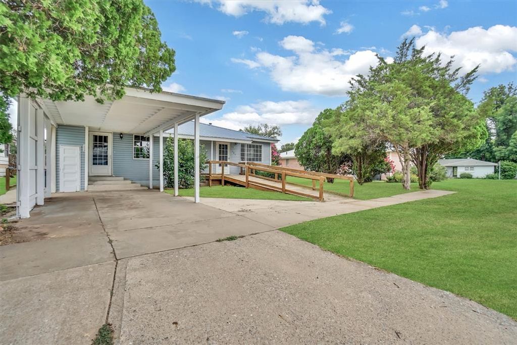 Image 4 of property listing at Address unavailable.