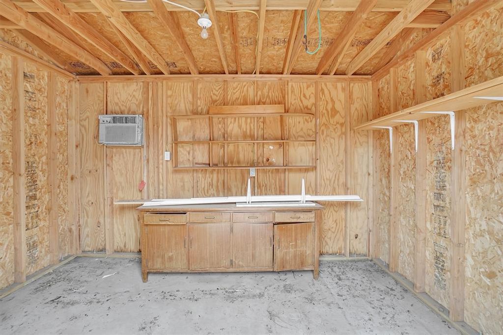 Image 36 of property listing at Address unavailable.