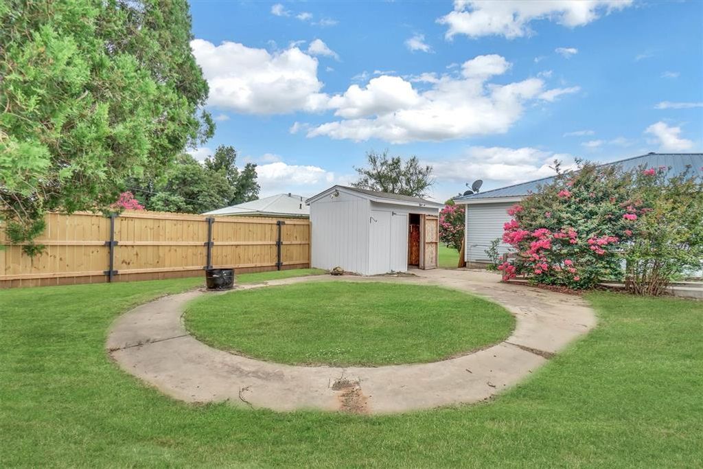 Image 38 of property listing at Address unavailable.