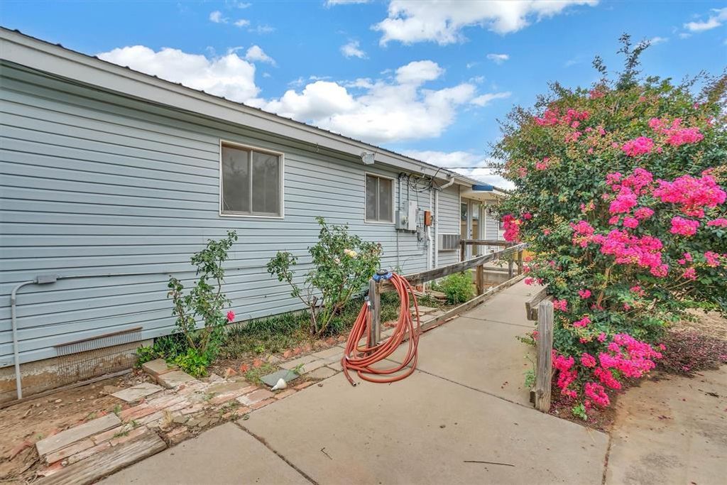 Image 39 of property listing at Address unavailable.