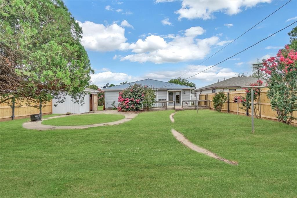 Image 40 of property listing at Address unavailable.