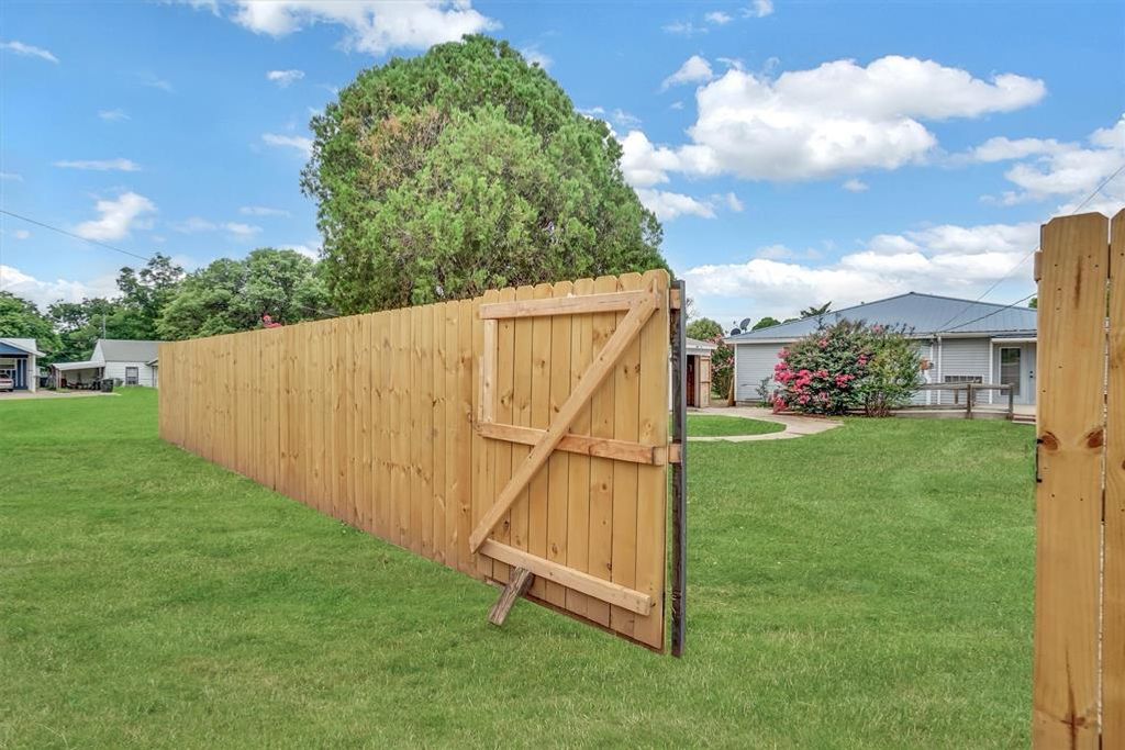 Image 44 of property listing at Address unavailable.