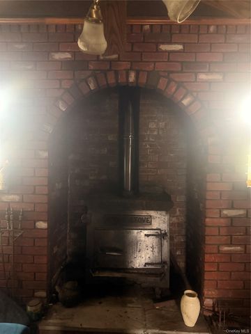 99 Brooklyn Avenue, West Babylon, NY 11704