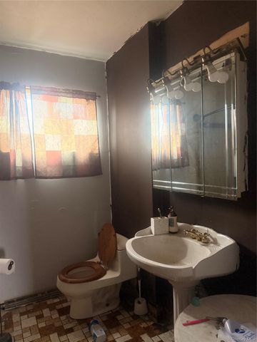 99 Brooklyn Avenue, West Babylon, NY 11704