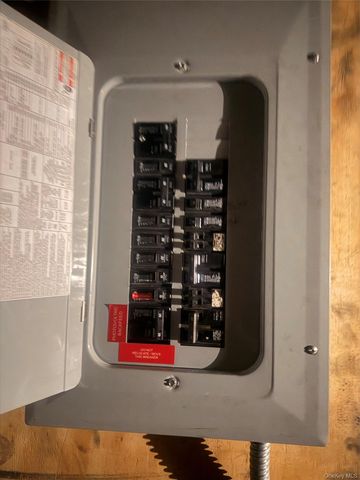 99 Brooklyn Avenue, West Babylon, NY 11704