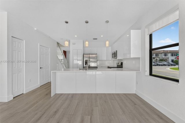 10908 W 32nd Lane, Hialeah, FL 33018