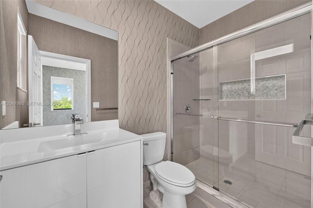 10908 W 32nd Lane, Hialeah, FL 33018