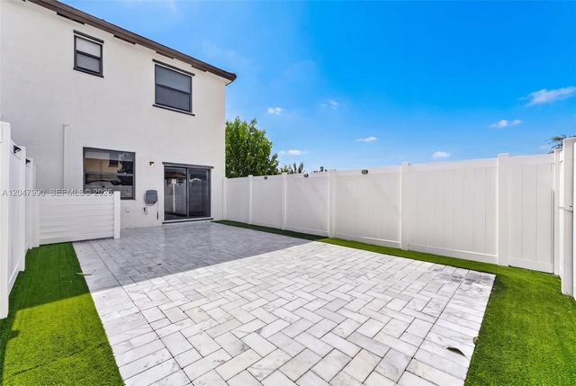 10908 W 32nd Lane, Hialeah, FL 33018