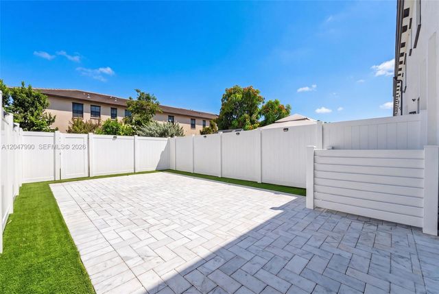 10908 W 32nd Lane, Hialeah, FL 33018