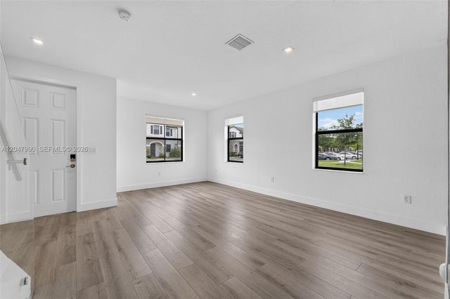 10908 W 32nd Lane, Hialeah, FL 33018