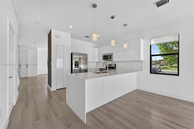 10908 W 32nd Lane, Hialeah, FL 33018