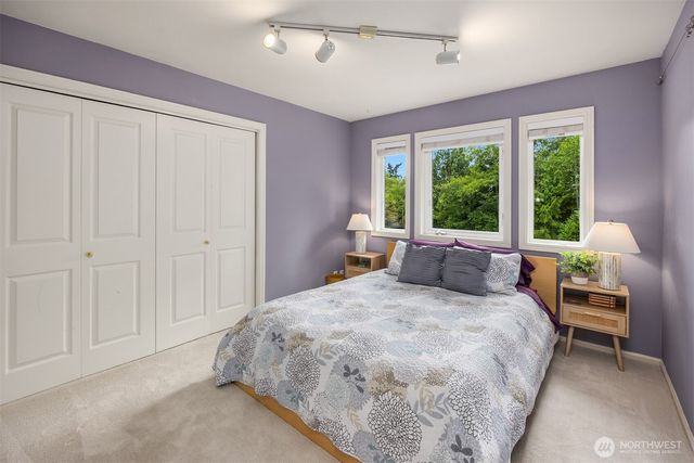 12168 Viewcrest Place NE, Bainbridge Island, WA 98110