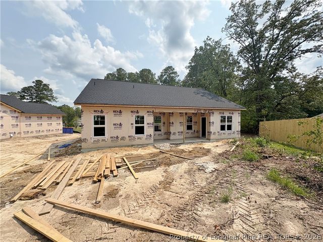 40 Quarter Court, Spring Lake, NC 28390