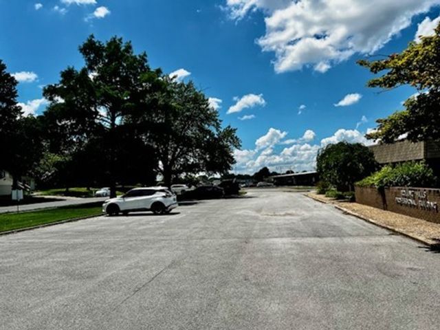 3000 N Market Avenue D, Fayetteville, AR 72703