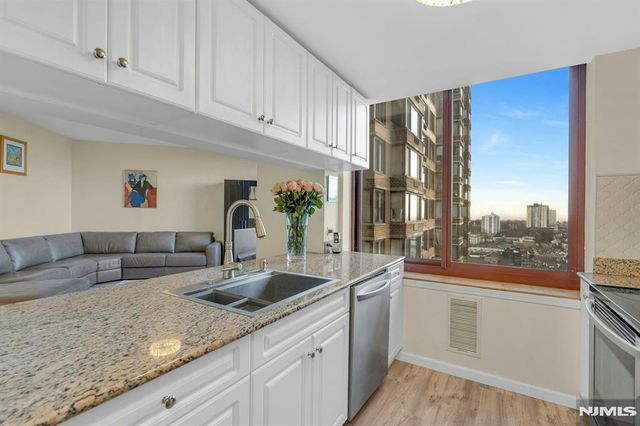 100 Old Palisade 3101, Fort Lee, NJ 07024