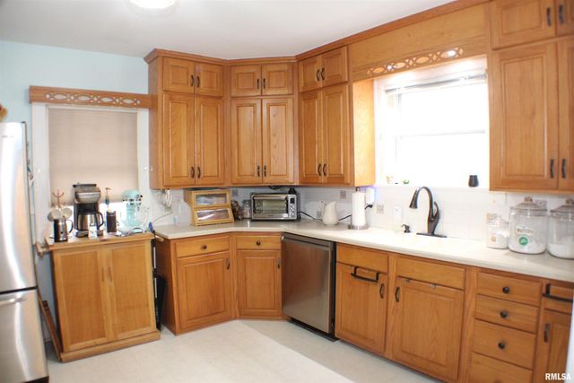 2723 Arlington Avenue, Davenport, IA 52803