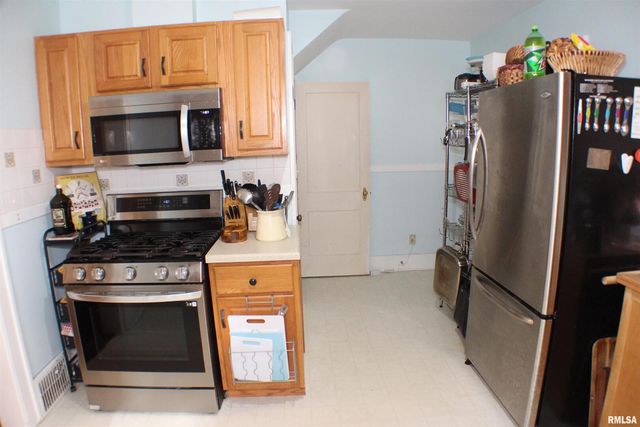 2723 Arlington Avenue, Davenport, IA 52803