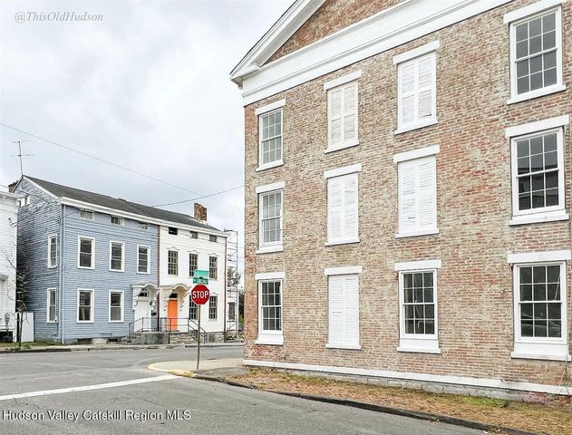 30 Union Street 2, Hudson, NY 12534