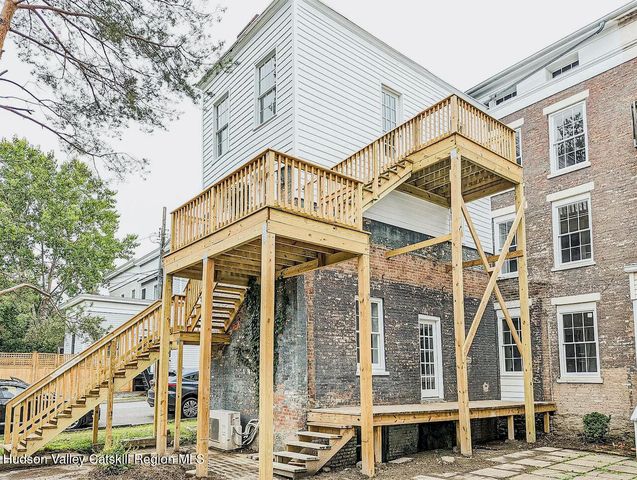 30 Union Street 2, Hudson, NY 12534
