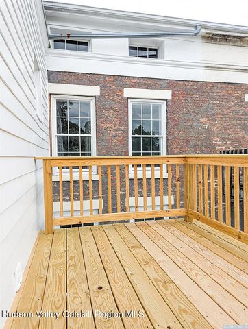 30 Union Street 2, Hudson, NY 12534