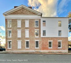 30 Union Street 2, Hudson, NY 12534