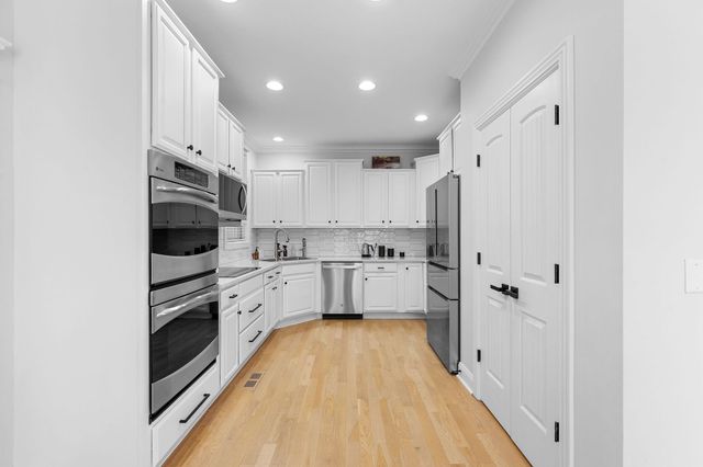 128 Brilliantine Cir, Franklin, TN 37064