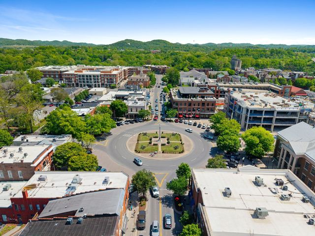 128 Brilliantine Cir, Franklin, TN 37064