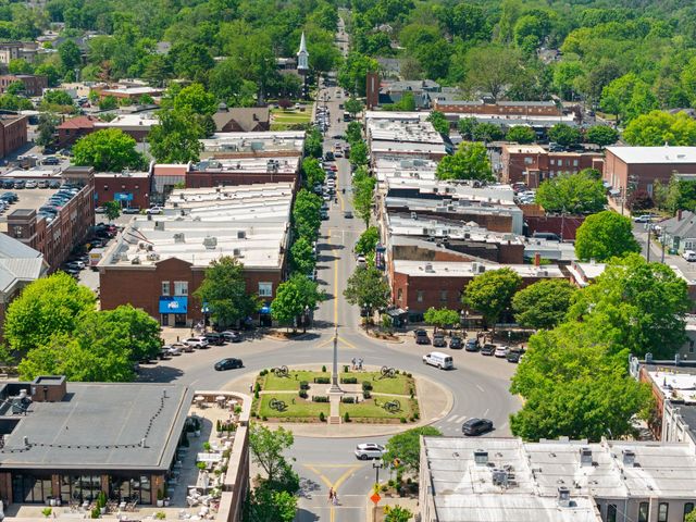 128 Brilliantine Cir, Franklin, TN 37064