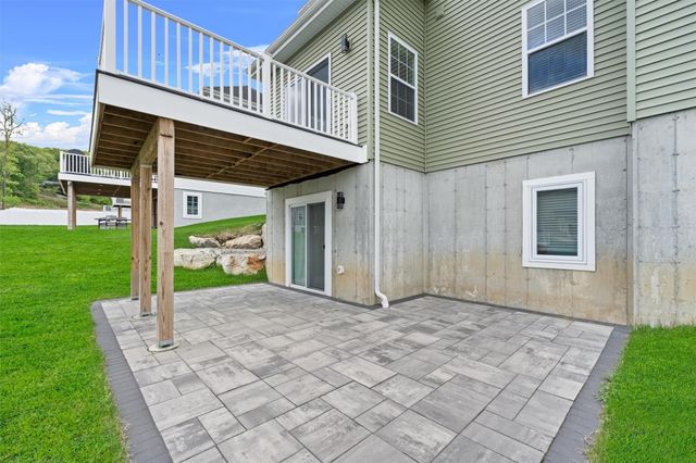 32 North Ridge Rd, Mahopac, NY 10541