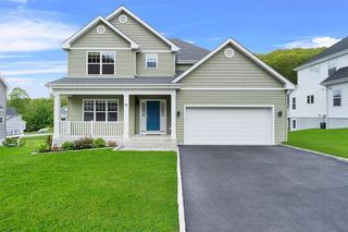 32 North Ridge Rd, Mahopac, NY 10541