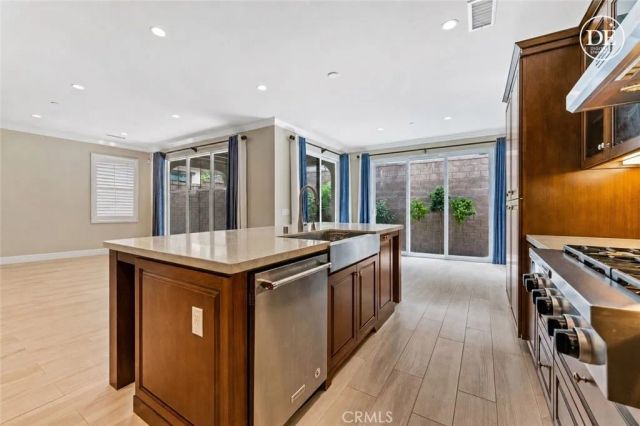 126 Baja, Irvine, CA 92620