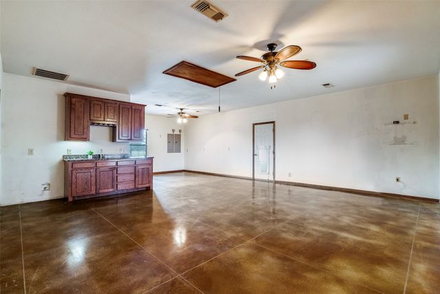 330 Deer Track Road, Weatherford, TX 76085
