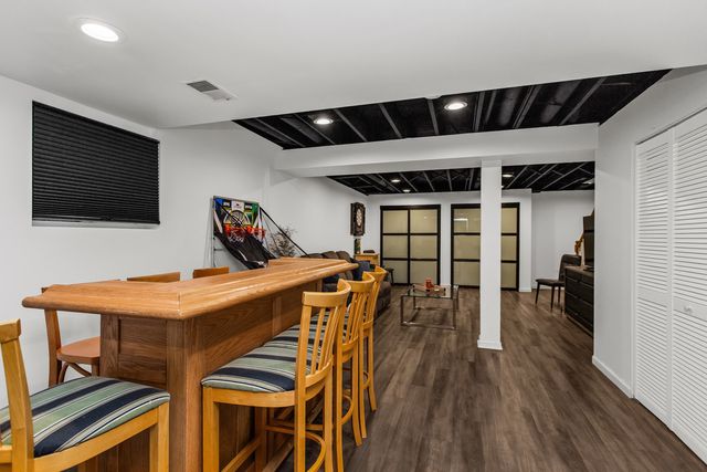 8208 W Park Avenue, Niles, IL 60714