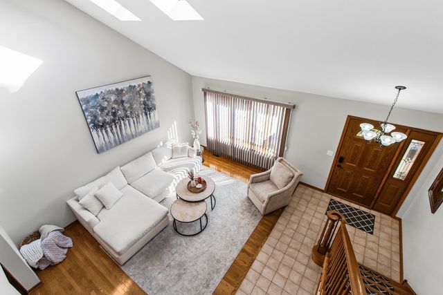 8208 W Park Avenue, Niles, IL 60714