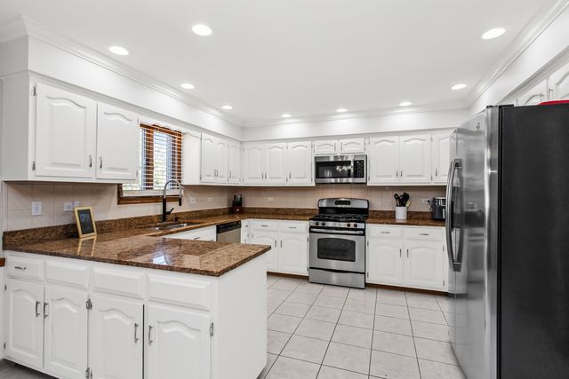 8208 W Park Avenue, Niles, IL 60714