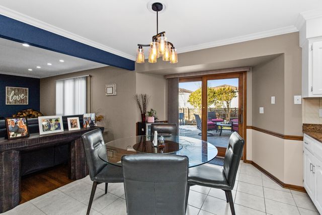 8208 W Park Avenue, Niles, IL 60714