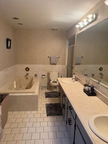 8208 W Park Avenue, Niles, IL 60714