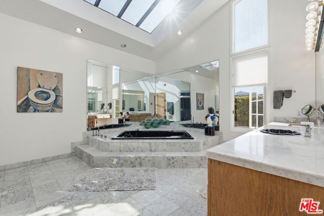 815 Georgina Avenue, Santa Monica, CA 90402