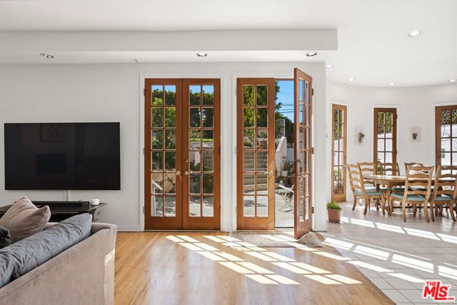 815 Georgina Avenue, Santa Monica, CA 90402