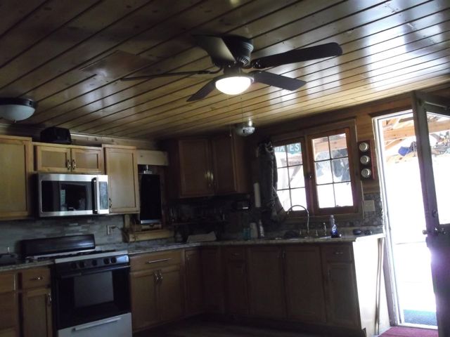 992 Lake Drive, Harrison, MI 48625