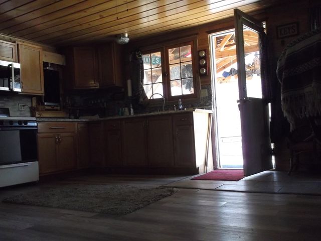 992 Lake Drive, Harrison, MI 48625