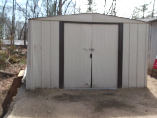 992 Lake Drive, Harrison, MI 48625