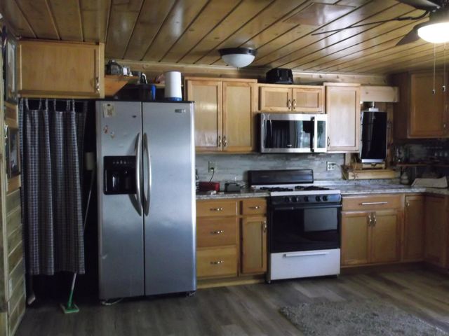 992 Lake Drive, Harrison, MI 48625