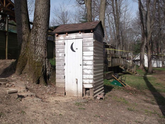 992 Lake Drive, Harrison, MI 48625