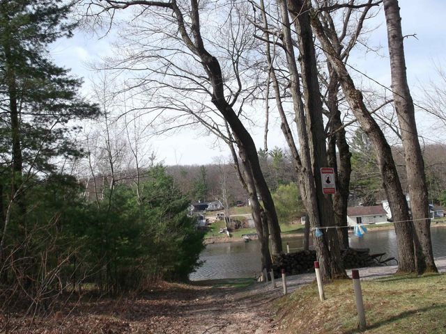 992 Lake Drive, Harrison, MI 48625